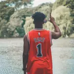 Magliette a tema numerico: vanno ancora di moda?