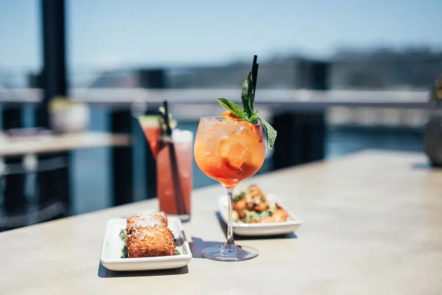 Guida ai migliori rooftop: il miglior ristorante per aperitivi vista Colosseo a Roma